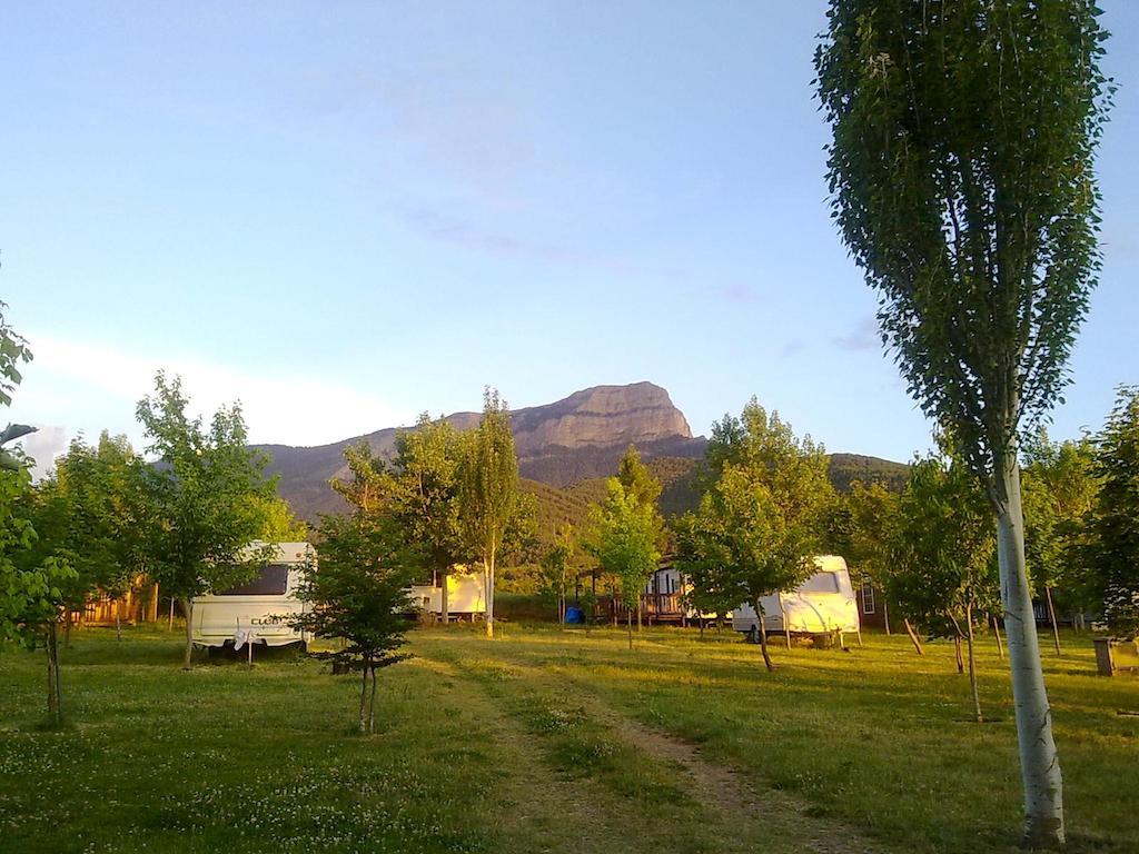 Camping Aín Jaca Ngoại thất bức ảnh
