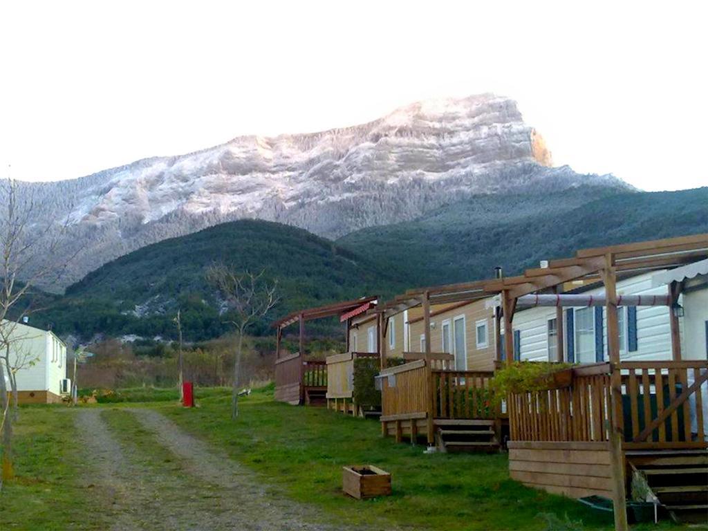 Camping Aín Jaca Ngoại thất bức ảnh